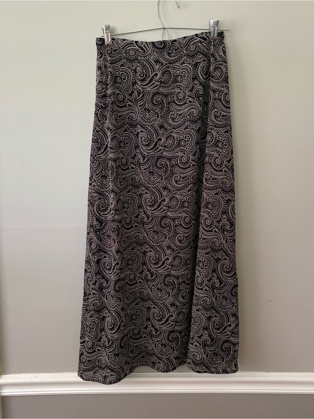 Liz Claiborne Black and Cream Paisley Maxi Skirt